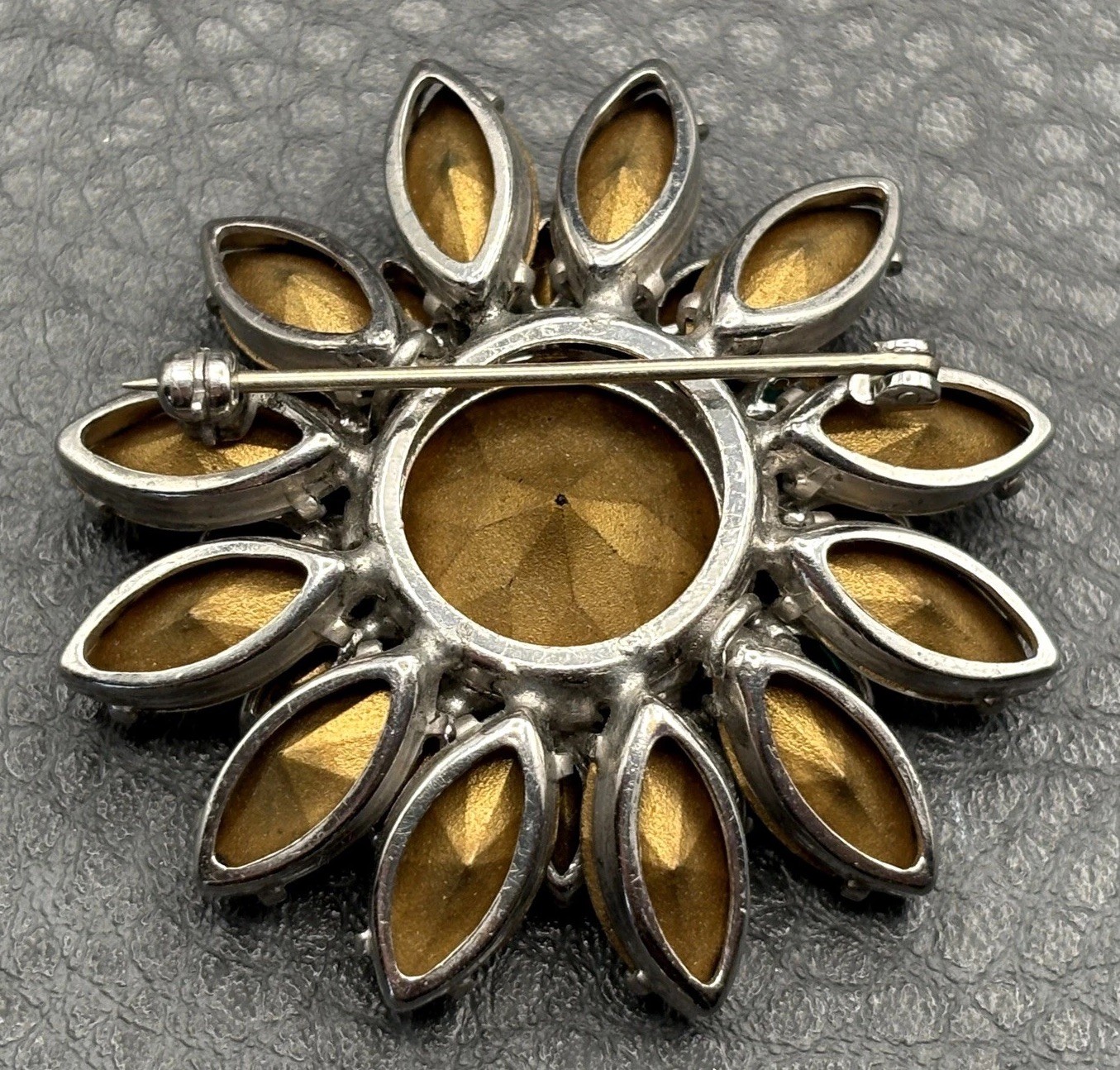 Vintage Emerald Green & Clear Crystal Rhinestone Flower Brooch Pin High End