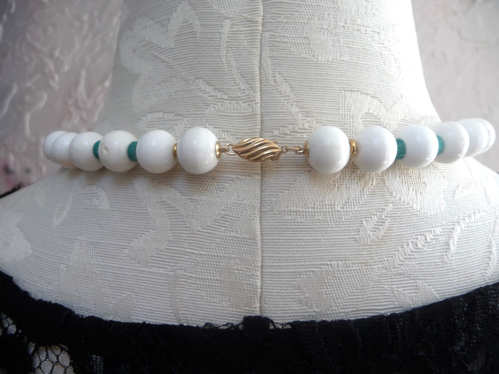 GORGEOUS VINTAGE 14K GENUINE WHITE CORAL TURQUOISE BEADED STATEMENT NECKLACE!