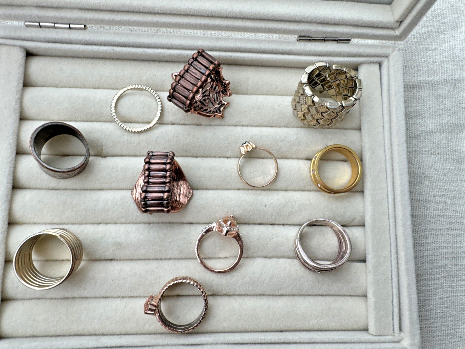 VTG-now Gold rose copper tone snake RINGS Jewelry Lot Chunky 90s 2000s Y2K boho