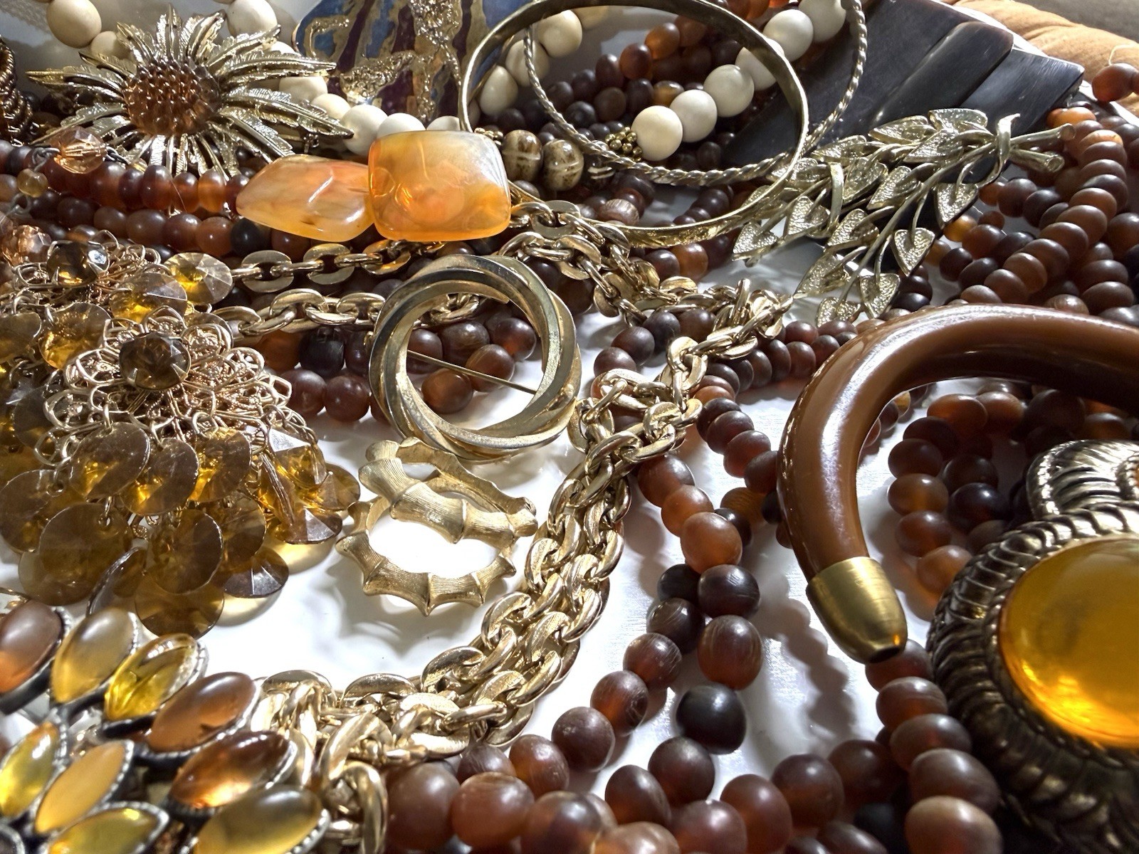 Hand Curated 20 Pc VINTAGE Earthtones Costume Jewelry Necklace Bracelet Lot V7