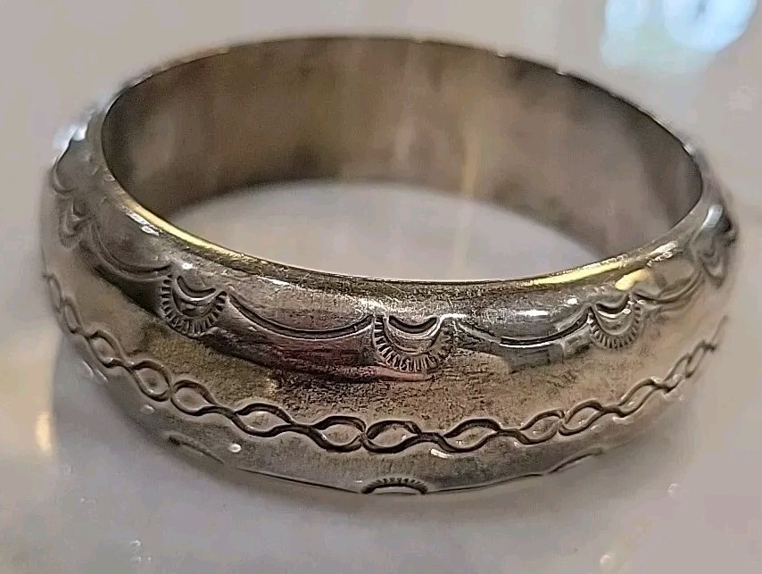 Vintage Signed TAHE Navajo Stamped 1″ Wide Cuff Bracelet Sterling Silver 64 Gram