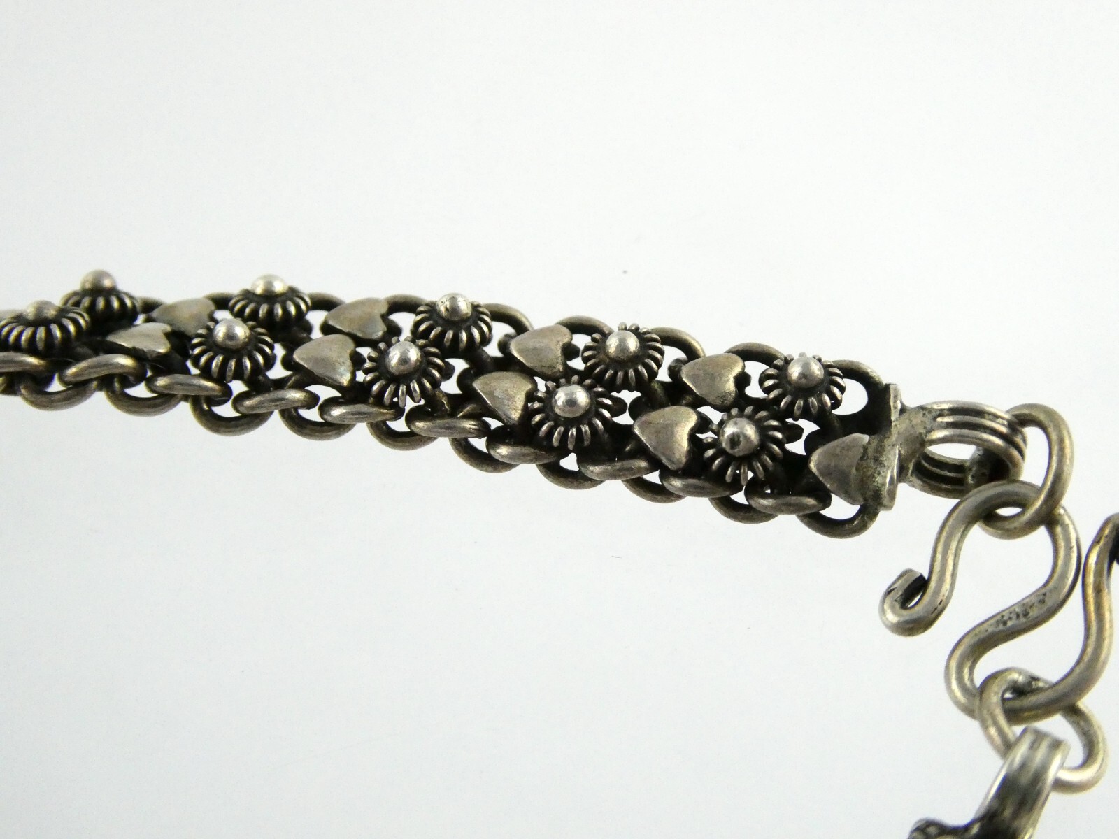 Vintage Hearts and Flowers Pattern Chain Bracelet 925 18.7g 7.5 Inch Length