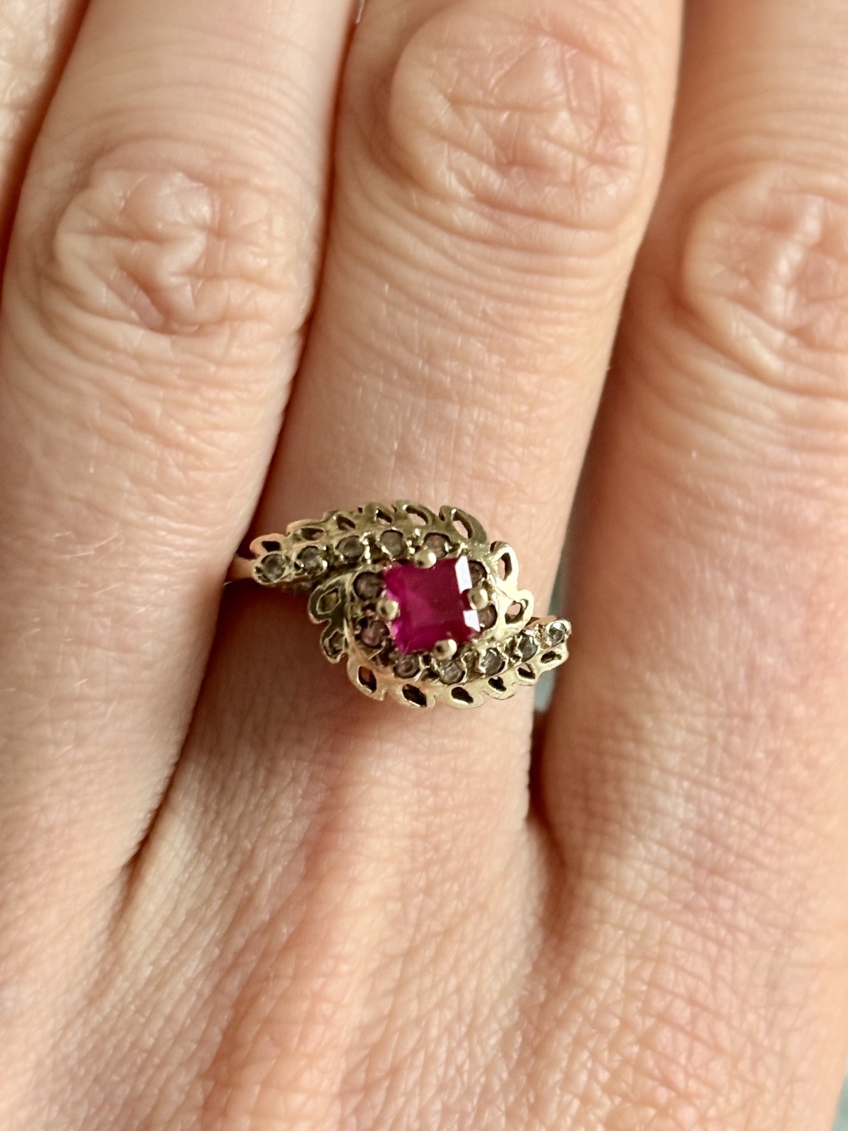 Vintage 10K Gold Princess Cut Ruby Clear Quartz Ornate Filigree Halo Ring Size 6