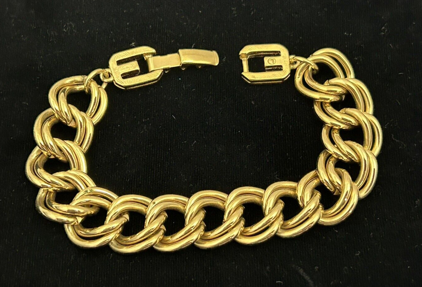 VTG GIVENCHY Gold Tone Bracelet Wheat Spiga Chain 2G Logo Clasp 7.5″ Signed