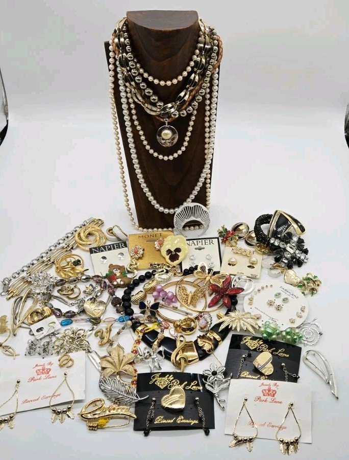 Vintage Jewelry Lot Monet Park Lane Trifari Napier Necklace Brooch Earrings 74pc