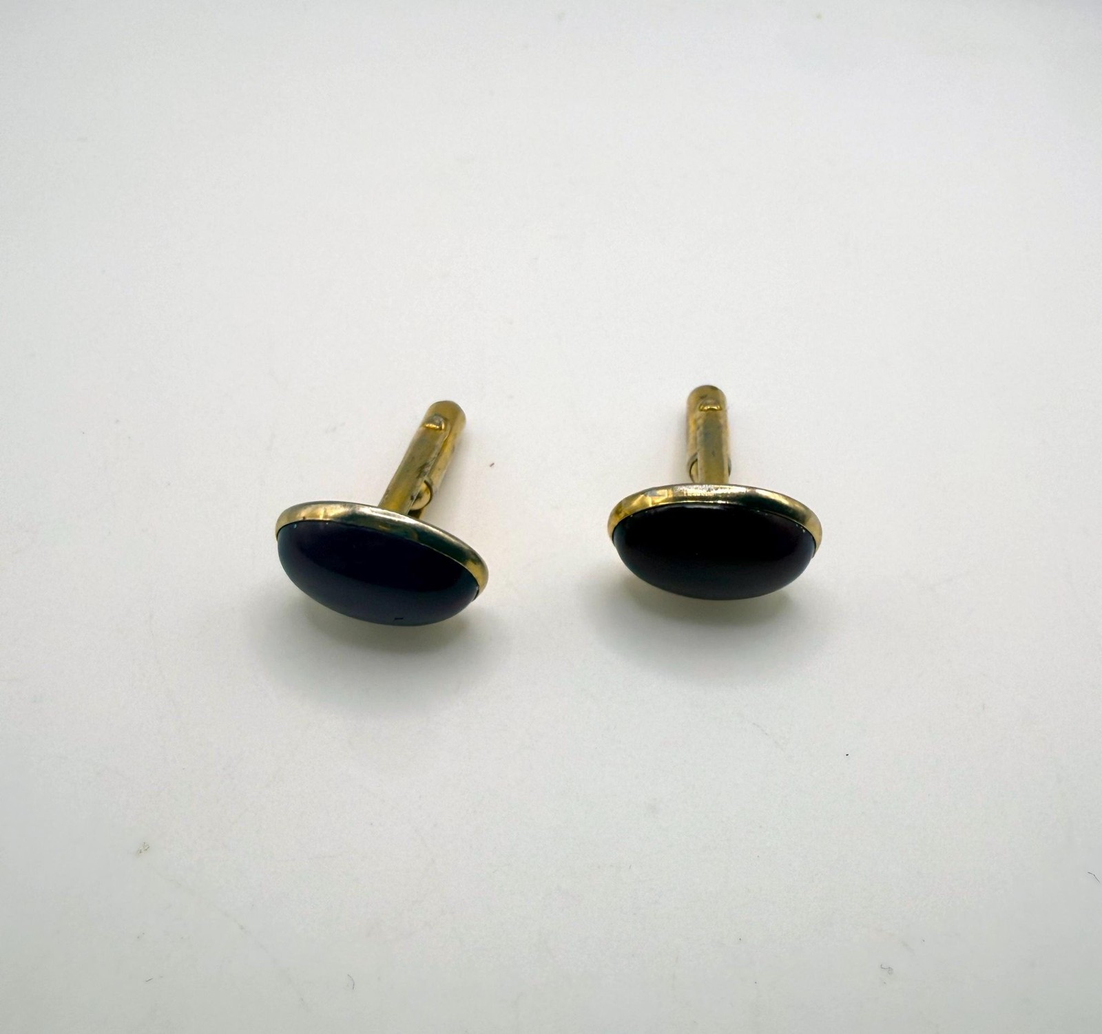 Vintage Hadley red oval jelly cabochon and gold tone cuff links