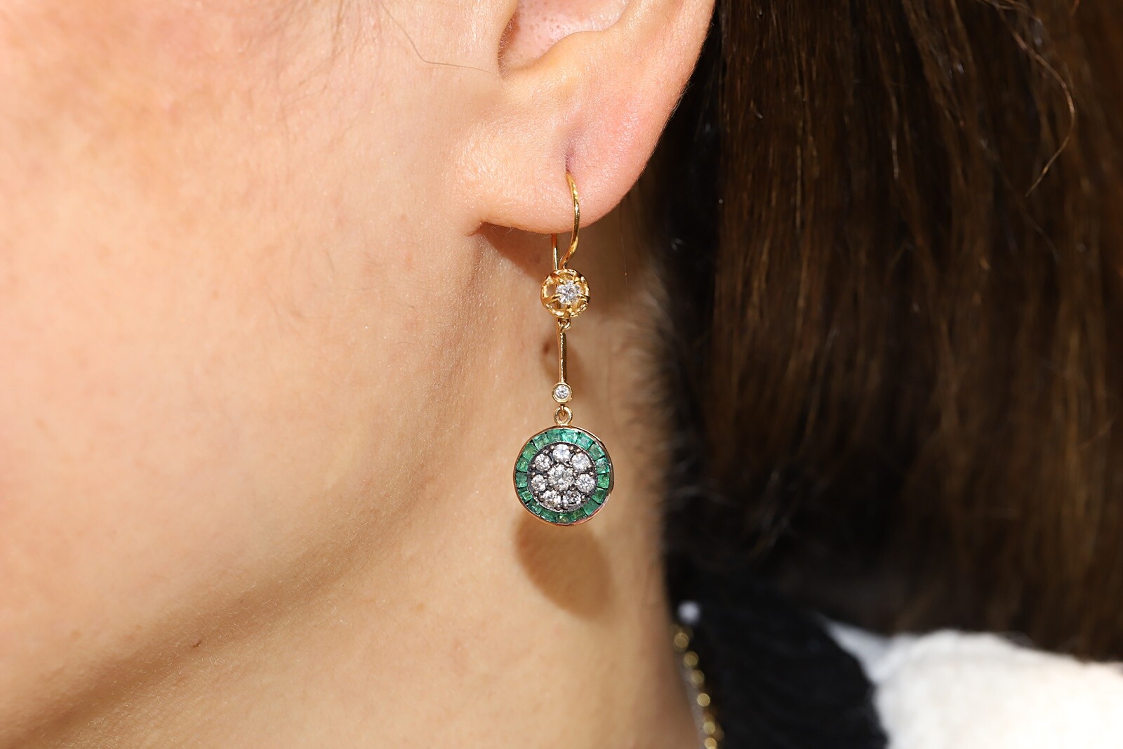 New Made 14k Gold Natural Diamond And Caliber Cut Emerald Decorated Earring