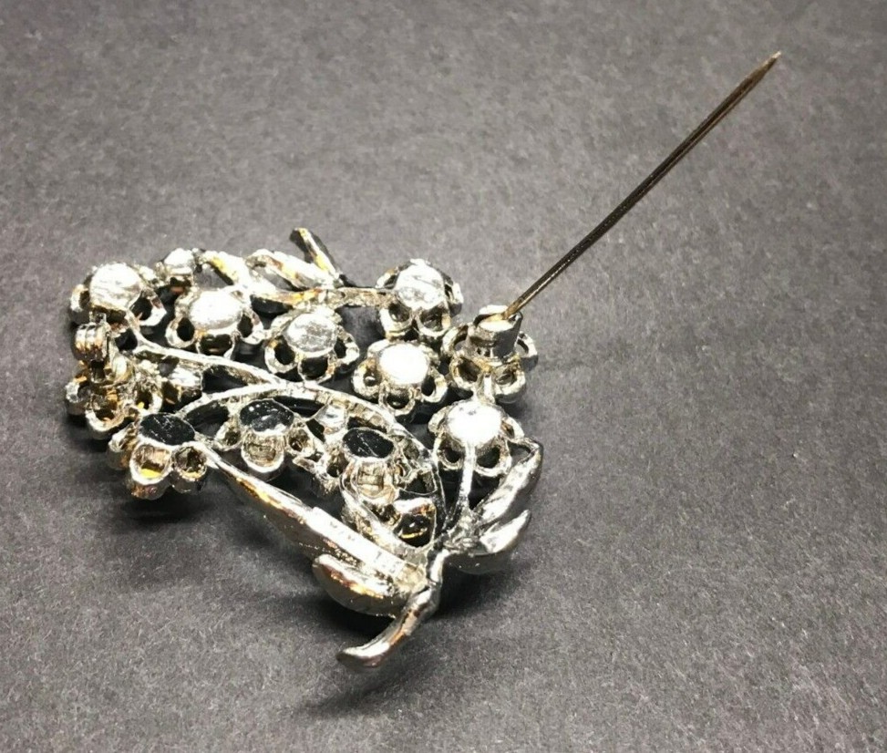 Mamselle Signed Silver Rhinestone Floral Bouquet Brooch Pin Spray Vintage Nice 
