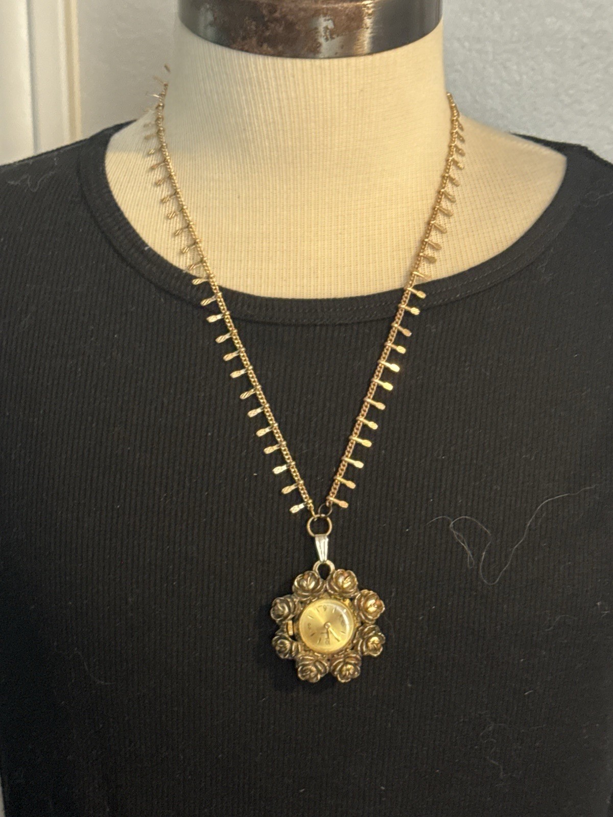 VTG Endura Mechanical Pendant Watch With Rose Bezel And Textured Chain-works