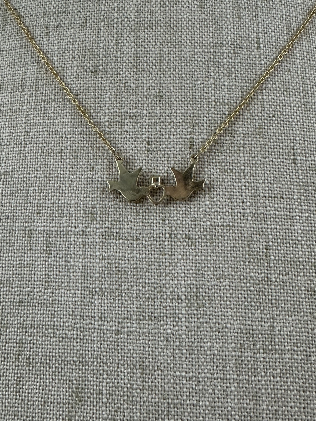 Vintage May Birthstone Emerald Green Rhinestone Love Birds Doves Heart Necklace
