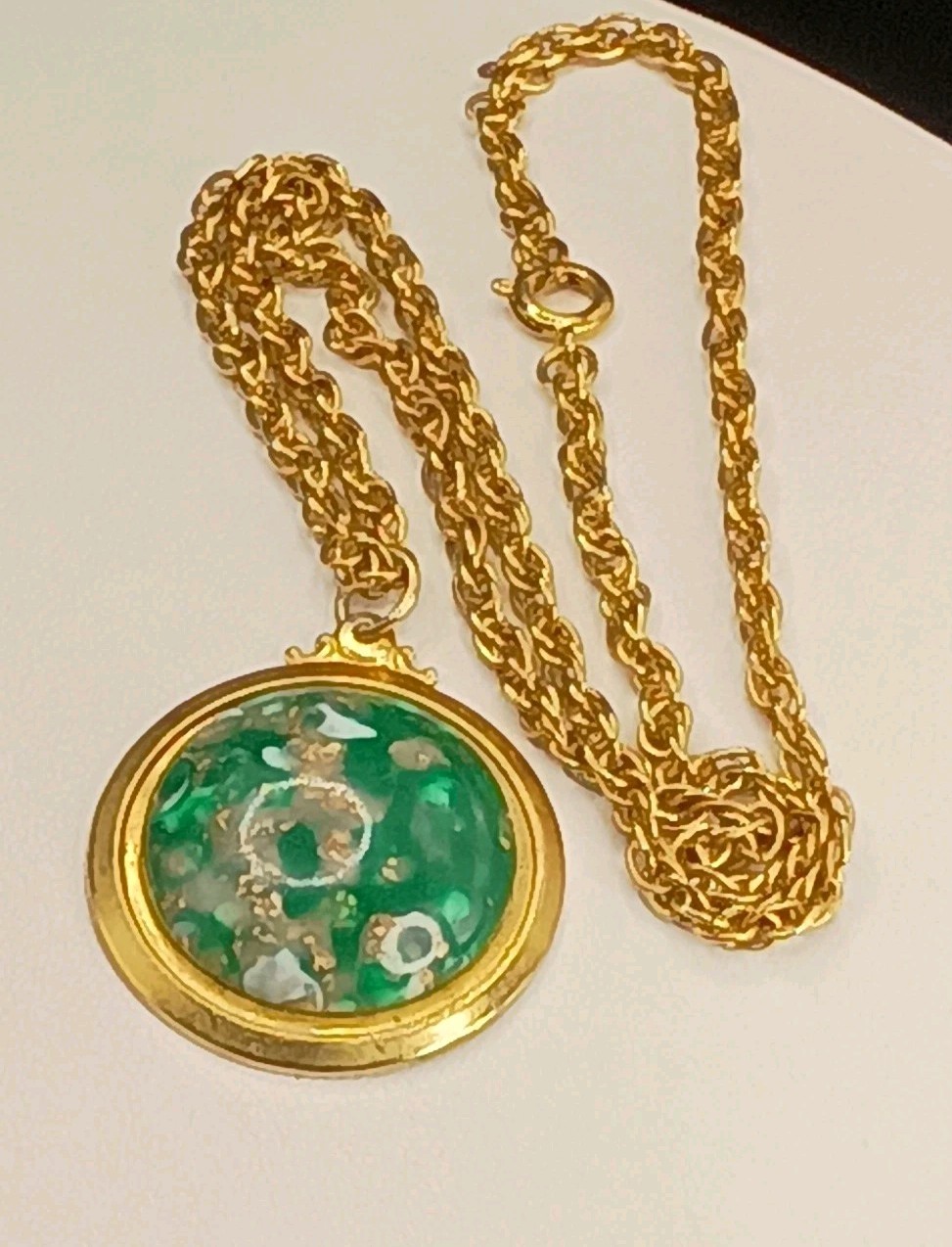 Vintage Foil Glass Pendant Necklace Green Aventurine Flake Gold Tone 19″