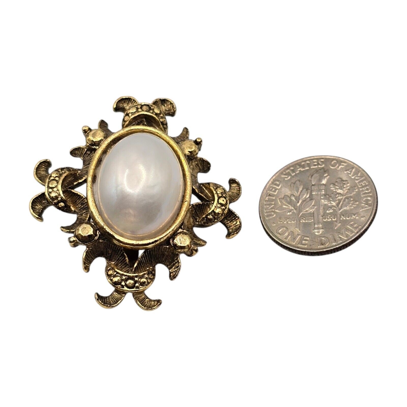 Brooch Victorian Style Large Cabochon Bead White Antique Gold Tone SKU2309