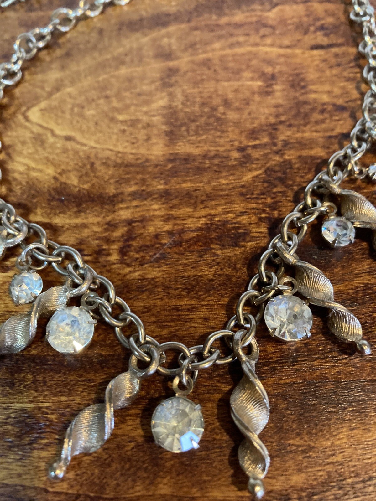 Vintage Gold Tone Necklace With Rhinestones and Gold Tone Twists. 17.5 in