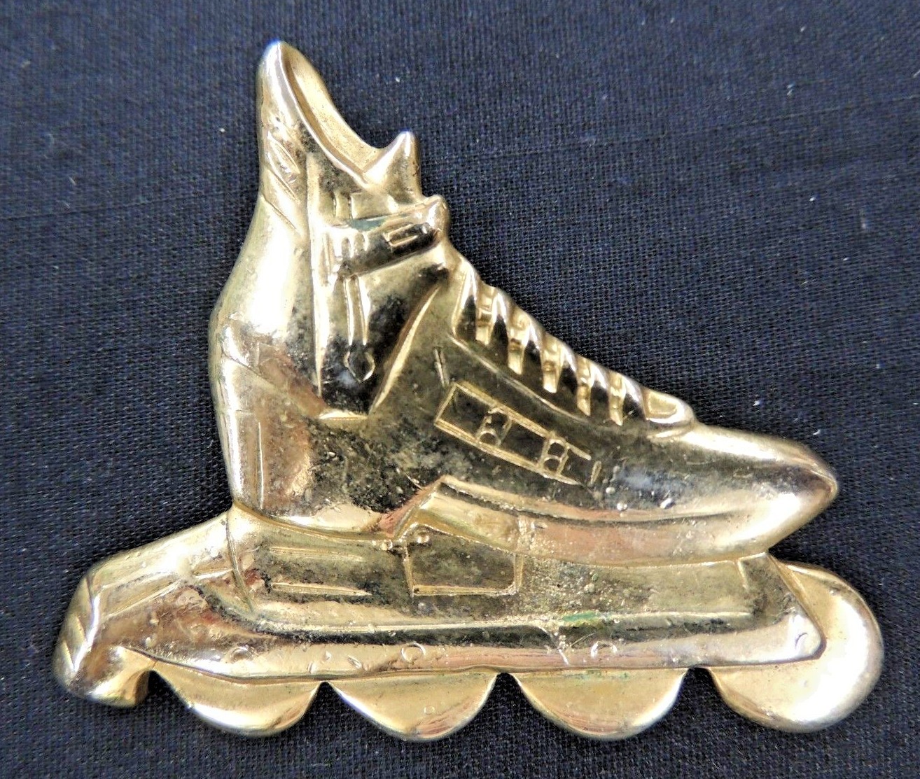 Vintage All Goldtone Roller Blade Brooch Pin Sports Derby Skating Entertainment