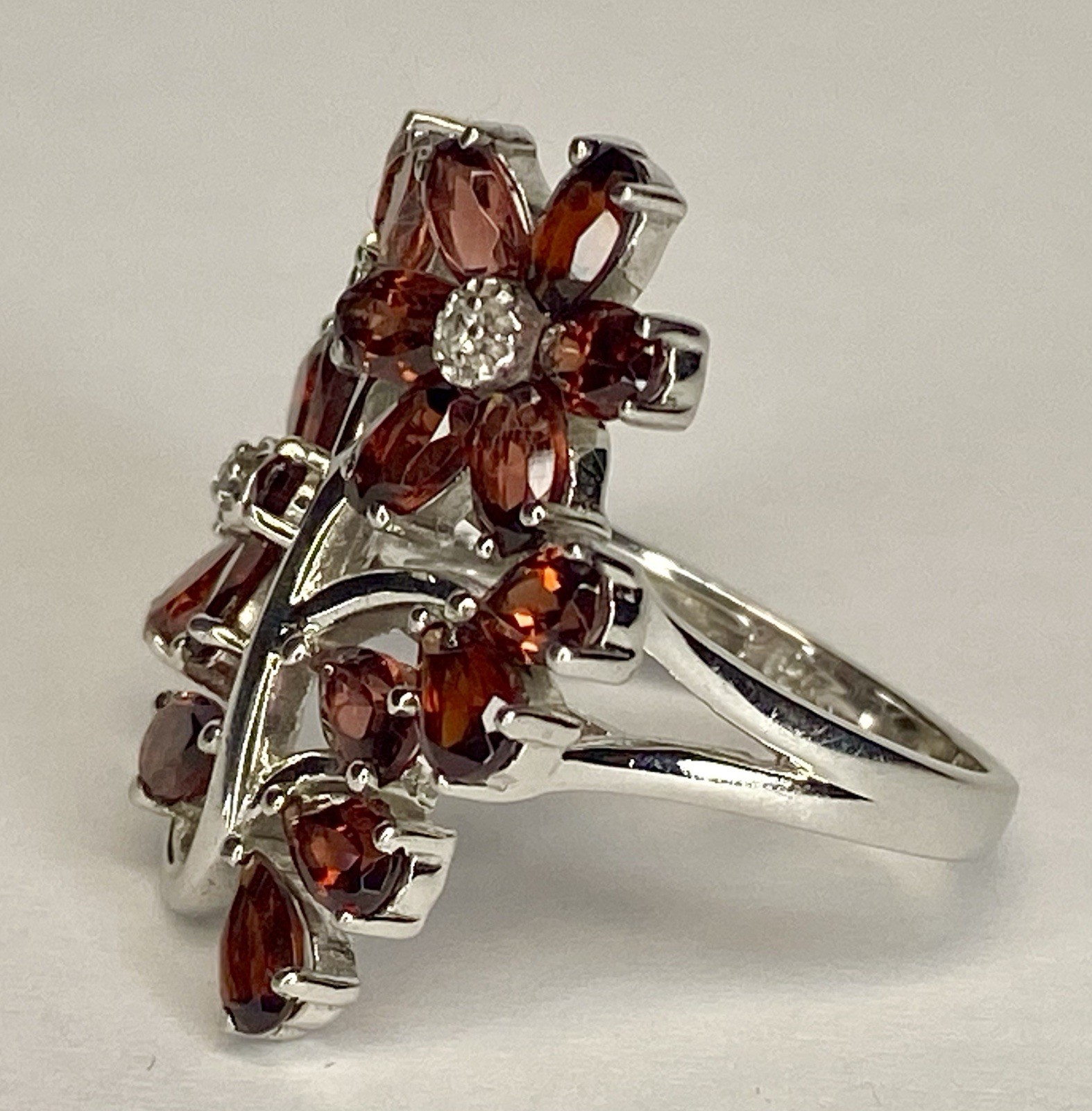 Vintage 925 Sterling Silver Natural Garnet Flower Floral Cluster Statement Ring