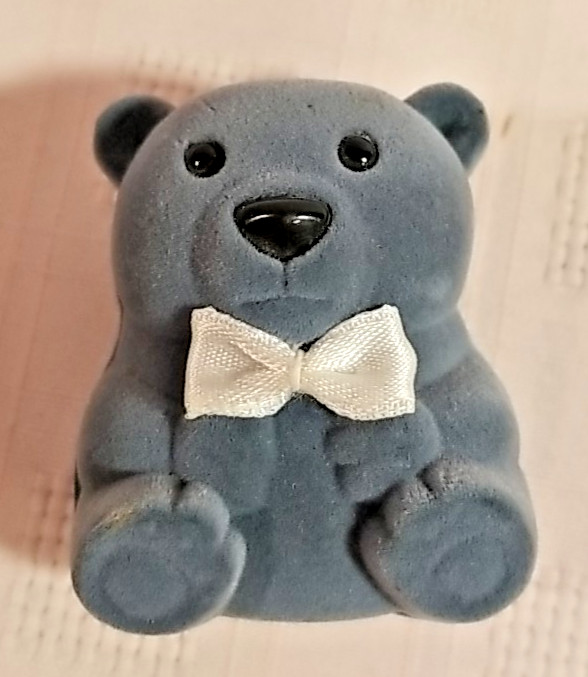 Vintage Goldtone Teddy Bear Pendant Necklace May / Emerald 17″