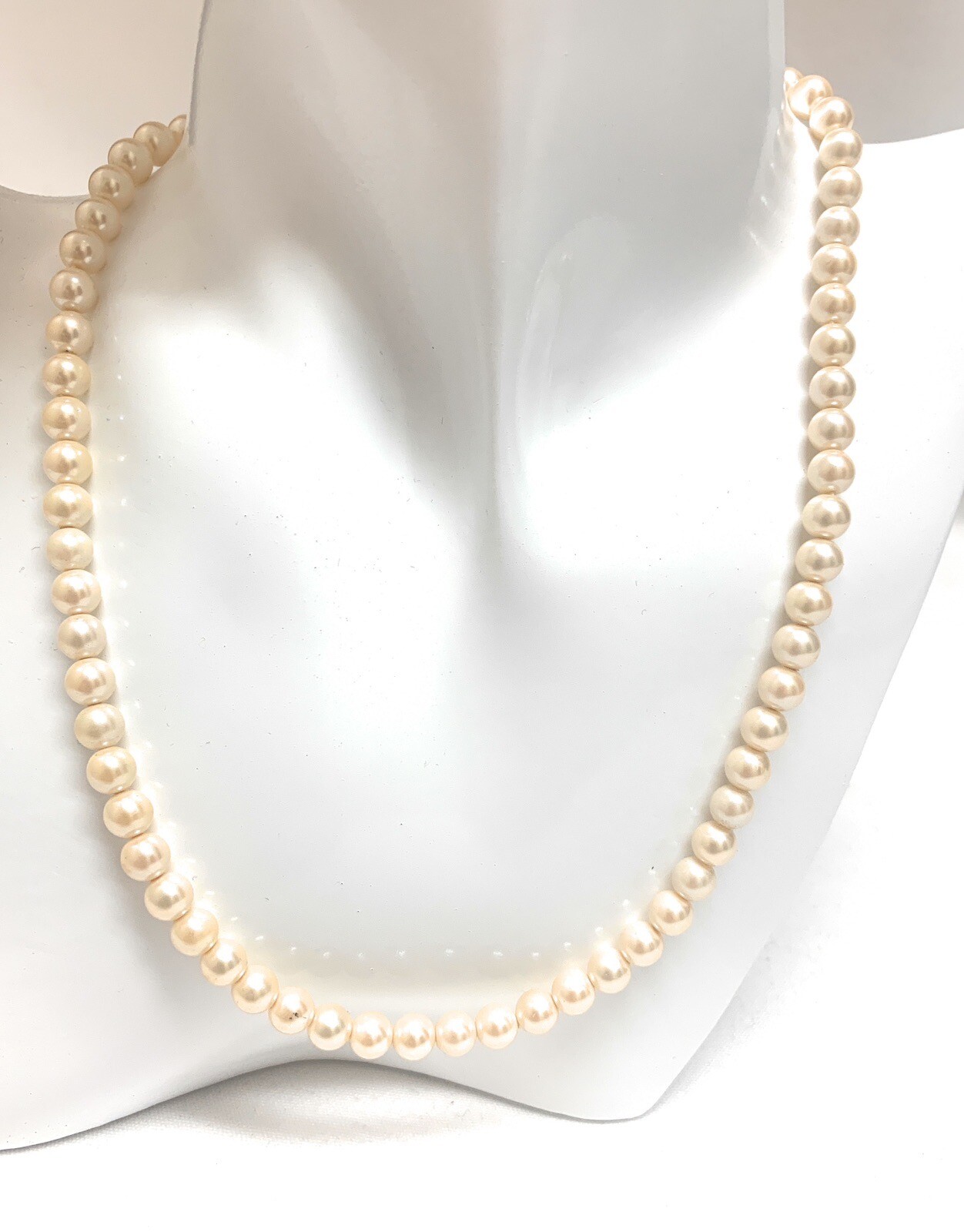 Vintage Cream Faux Pearl Necklace with Fish Hook Clasp Classic 16” Beaded