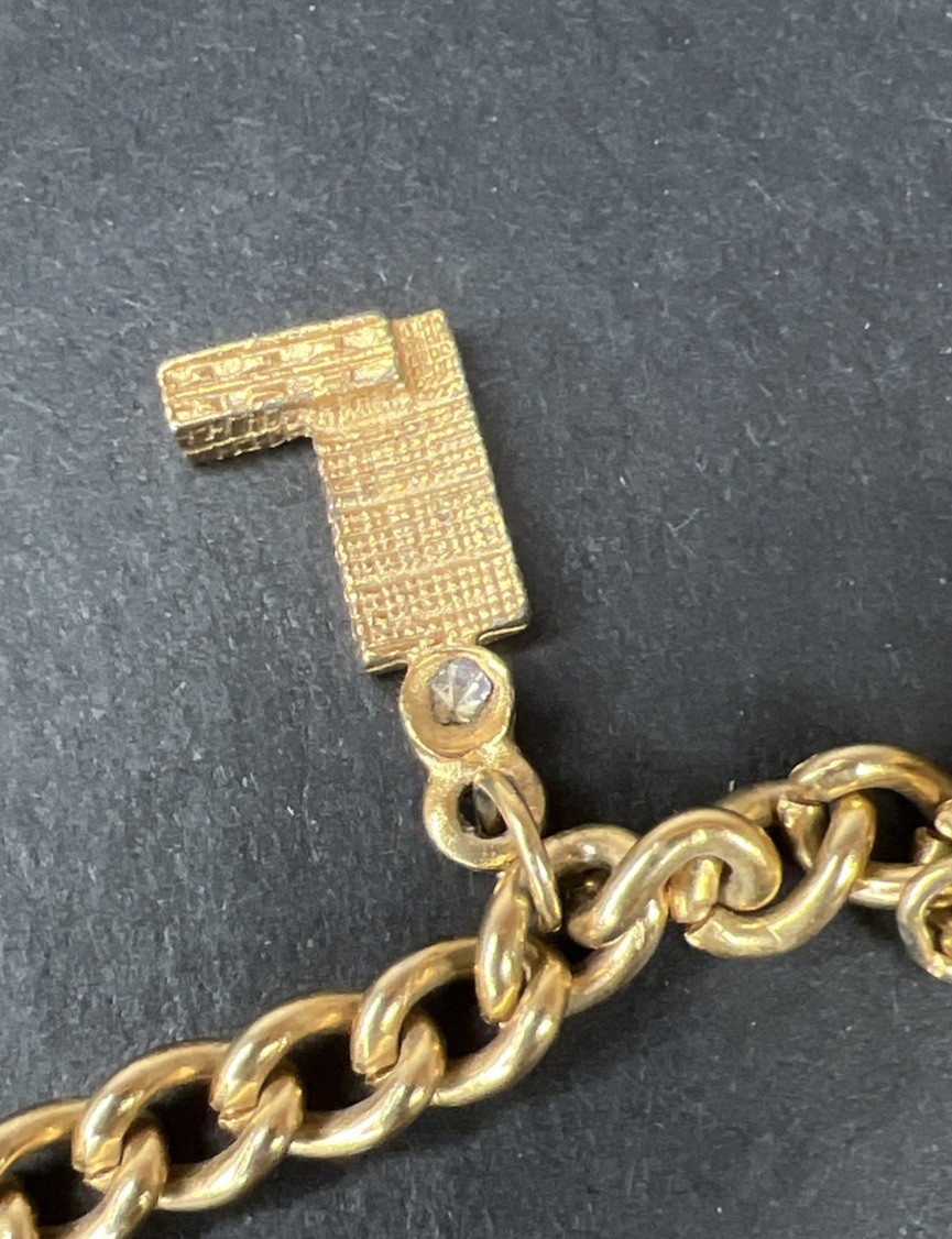 Vintage 70s gold tone New York City buildings landmarks charm bracelet 6.5” READ
