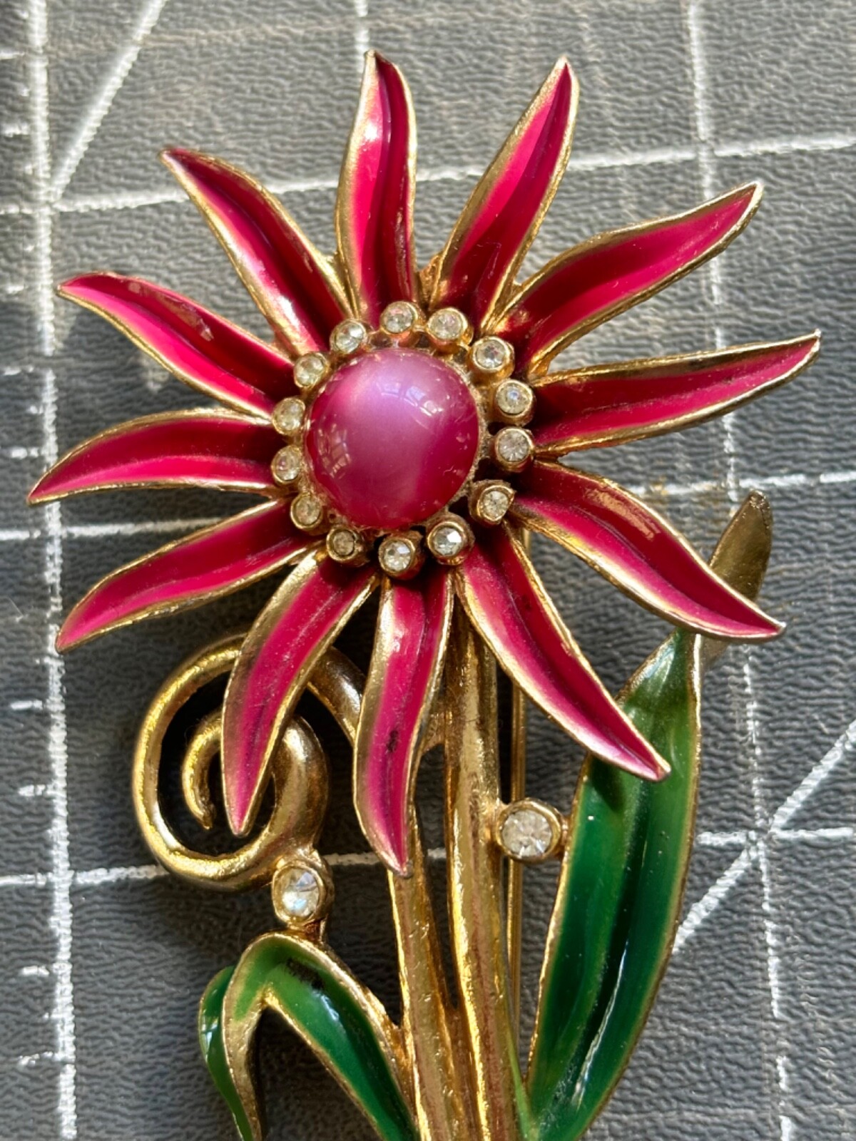 VINTAGE SIGNED CORO RHINESTONE FLOWER BROOCH,MOON GLOW CAB,GILT,STATEMENT PIECE