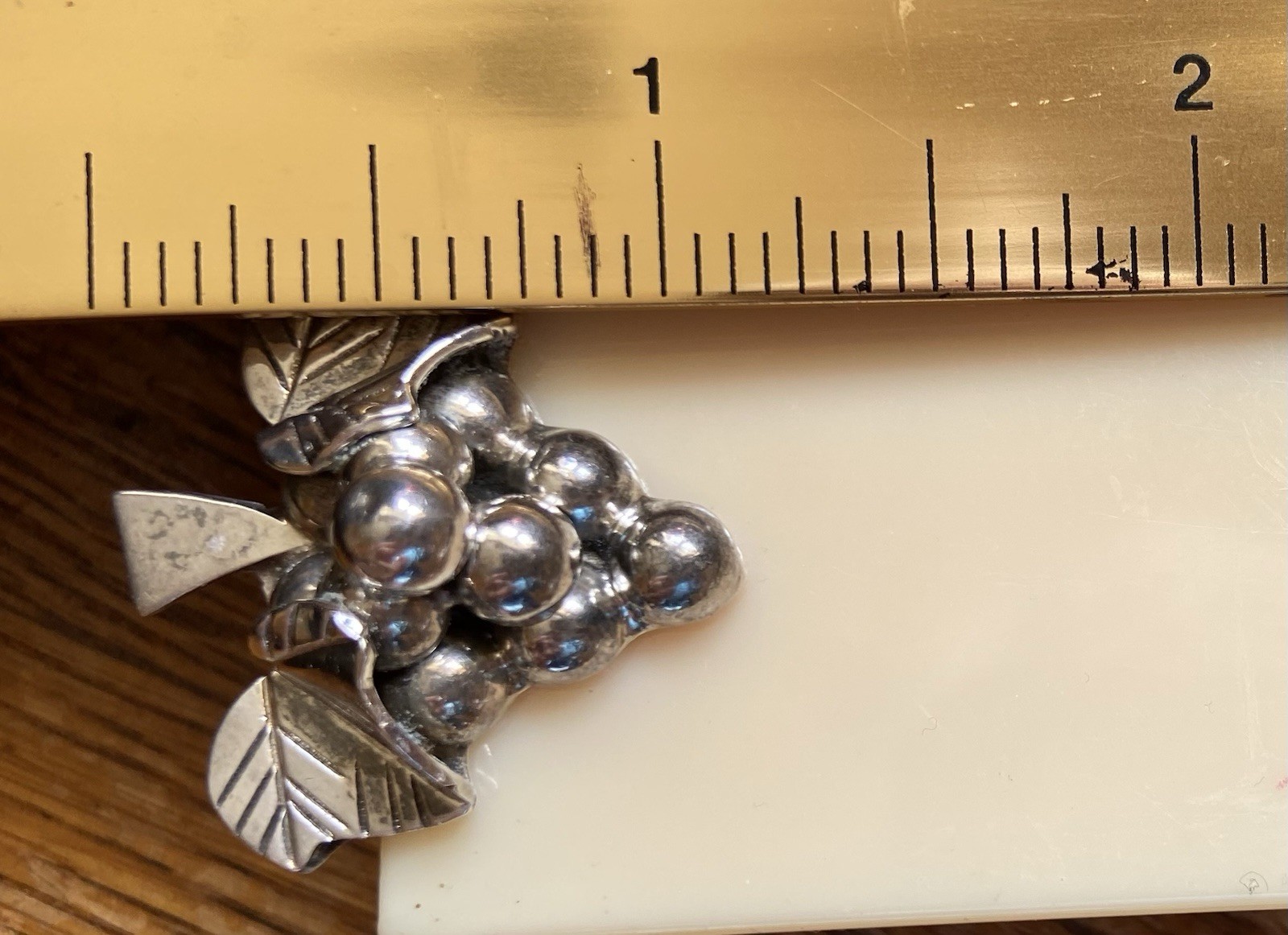 VINTAGE TAXCO MEXICO HANDCRAFTED 925 STERLING BUNCH OF GRAPES STUD EARRINGS