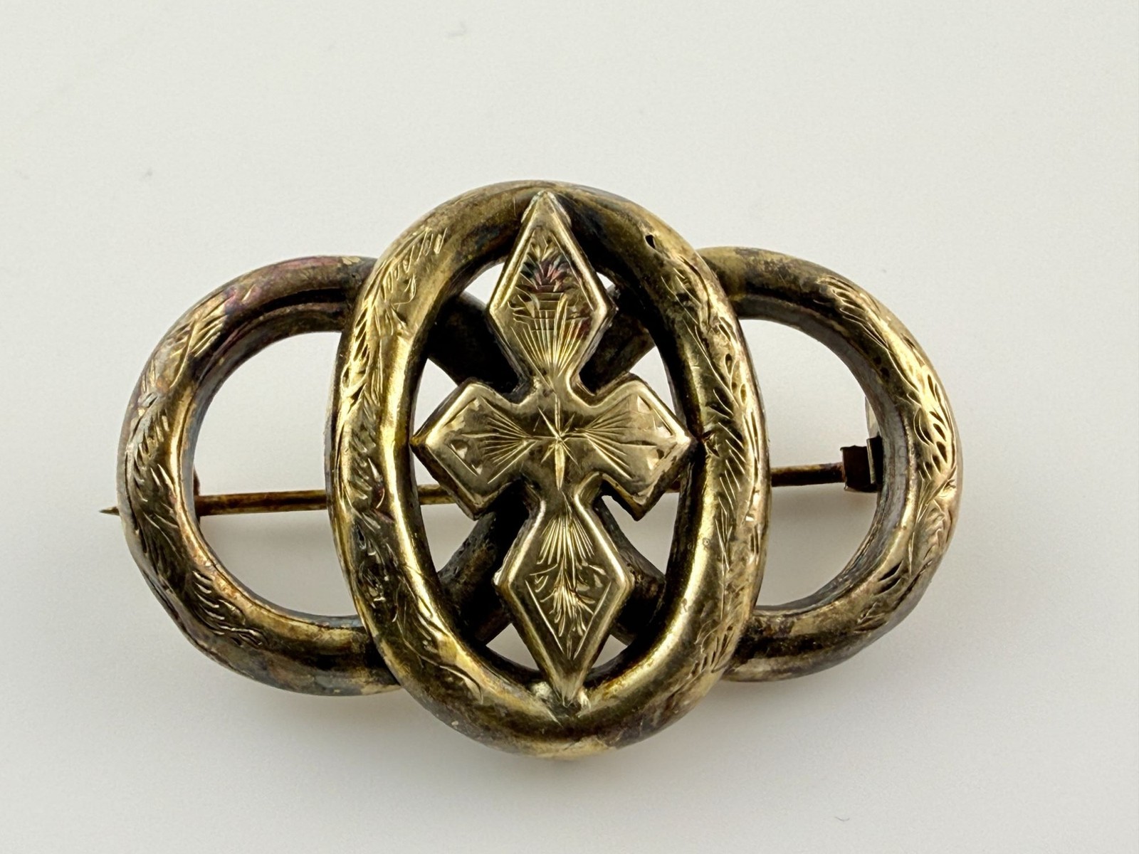 Antique Victorian Era Unmarked Gold Fill Pin Brooch 4.5g 1.5 Inch Width AS IS