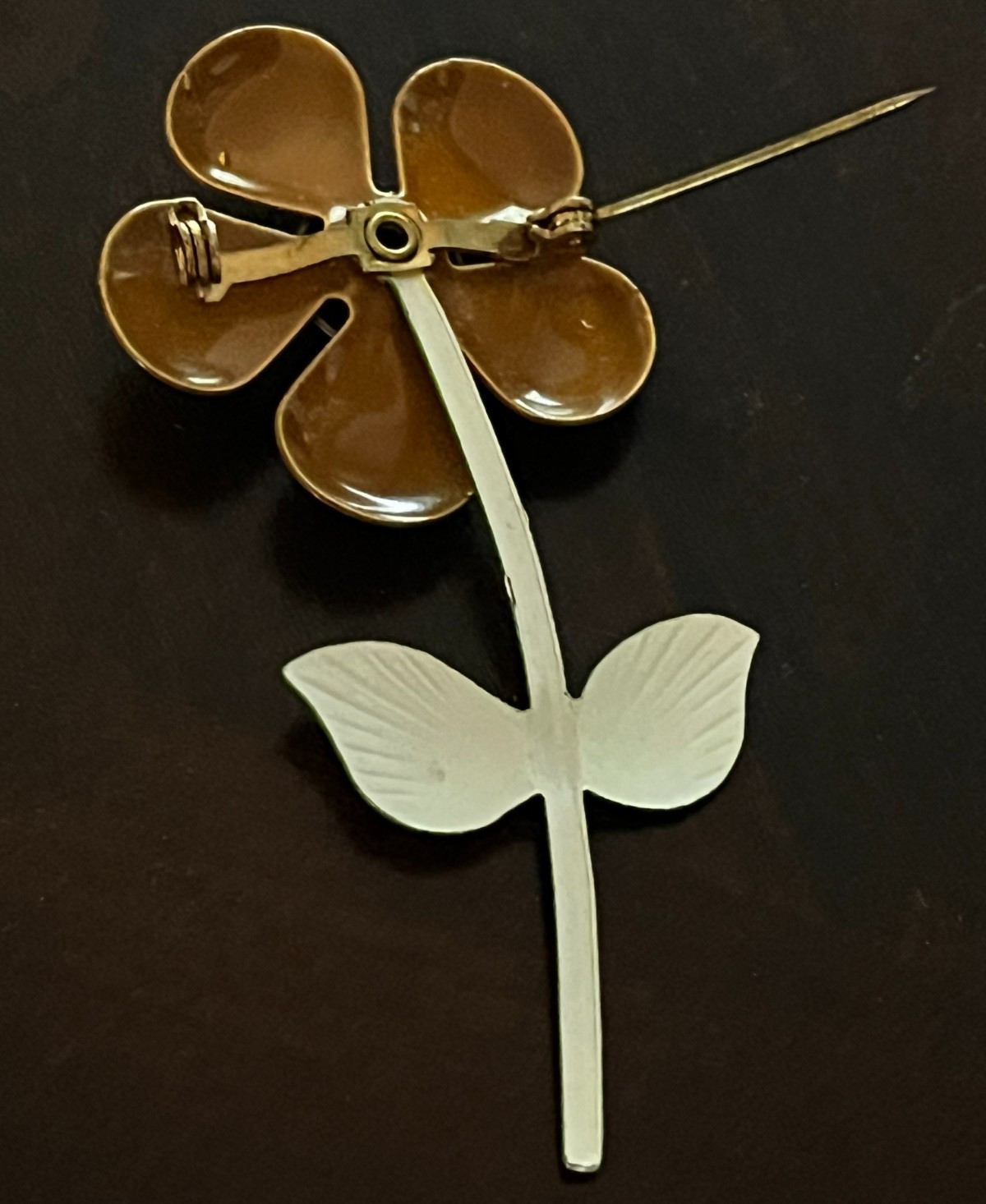 🌼VNTG 1960s–70s ENAMEL FLOWER BROOCH • RETRO DAISY • MOD FLOWER POWER