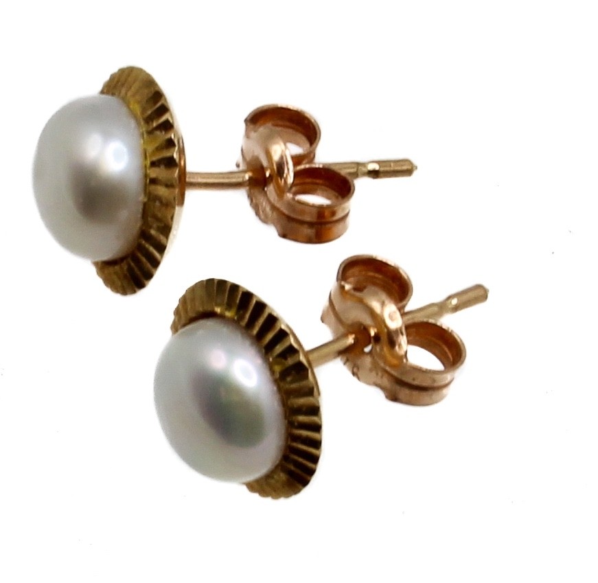Vintage 10K Yellow Gold Ribbed Bezel Pearl Stud Earrings 8.4mm 0.9g