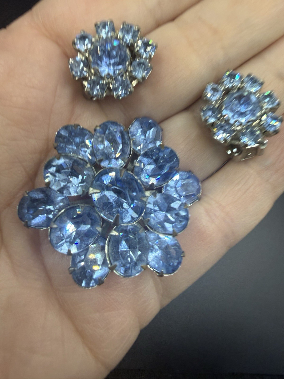 Vintage Unsigned Estate Light Blue Rhinestone Brooch And Clip On Earrings Set
