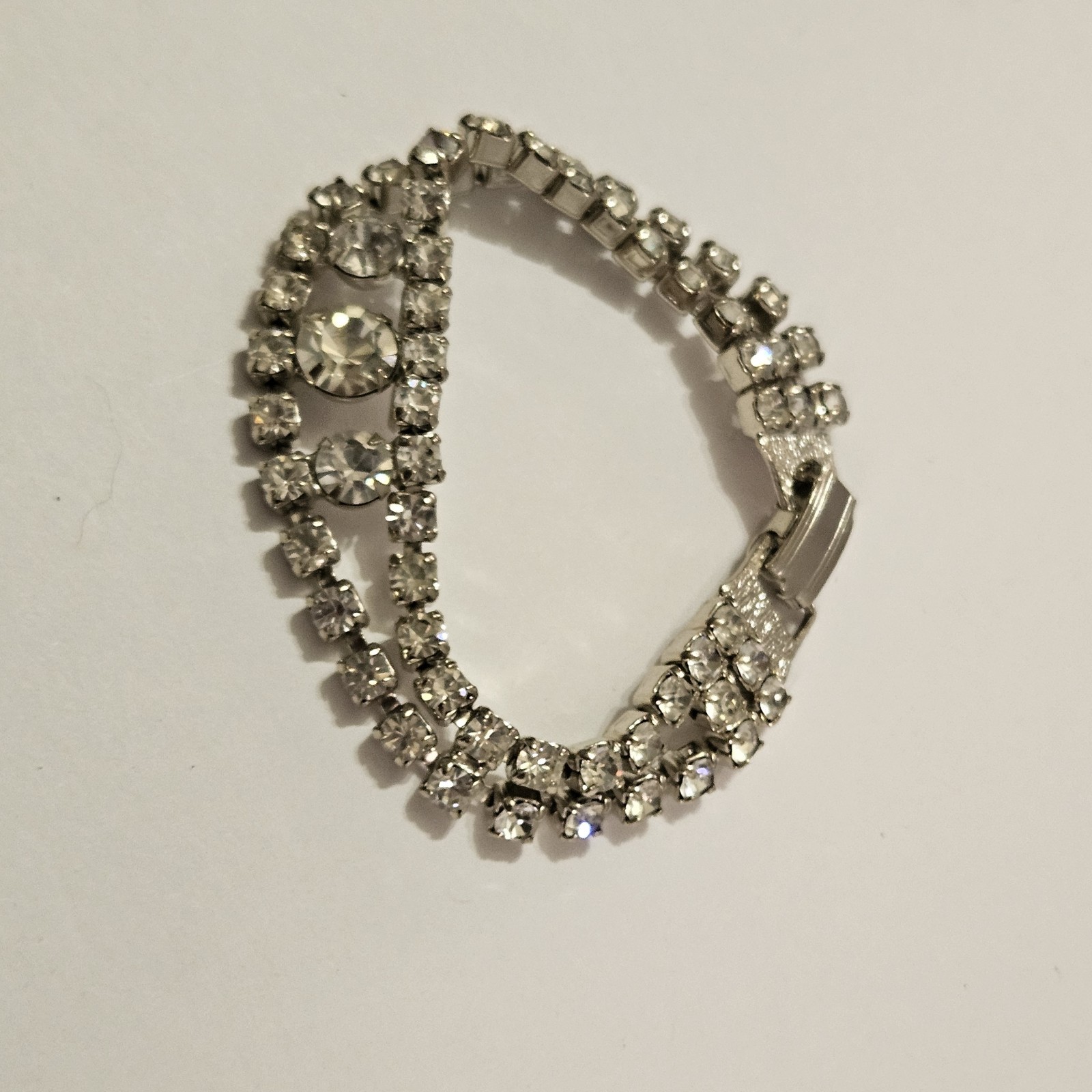 Elegant Vtg 7″ Rhinestone Bracelet 2 Rows Of Small Stones 3 Larger Center Stones
