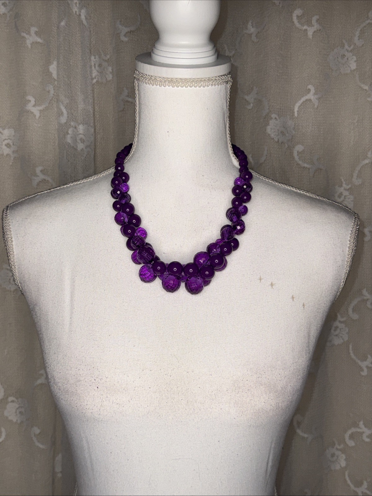Vintage Purple Contrast Bauble Beaded Chunky Statement Piece Necklace 22 Inches