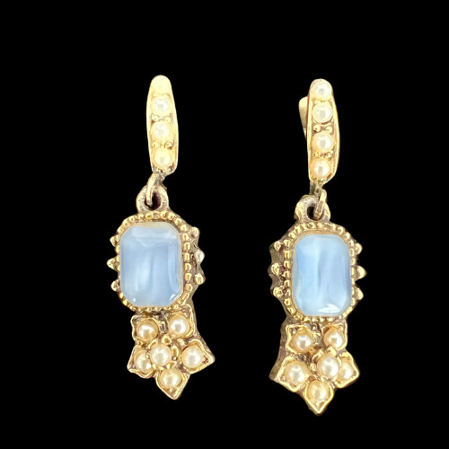 Vintage Screw-Back Earrings Gold-Tone with Blue Chalcedony-Like Stone