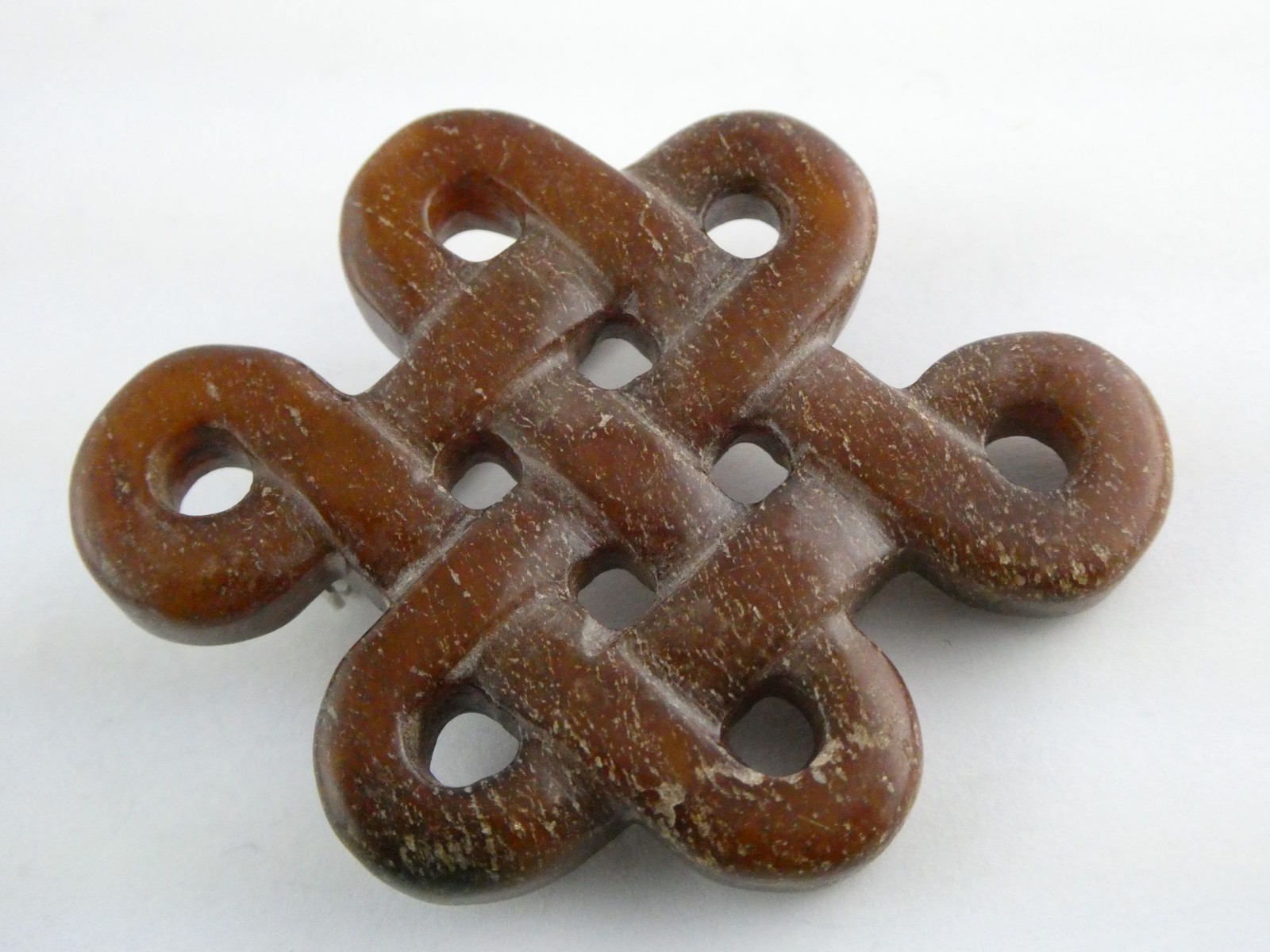 Vintage Carved Brown Hsiu Jade Serpentine Knot Pin Brooch 23.7g 2 3/8 Inches