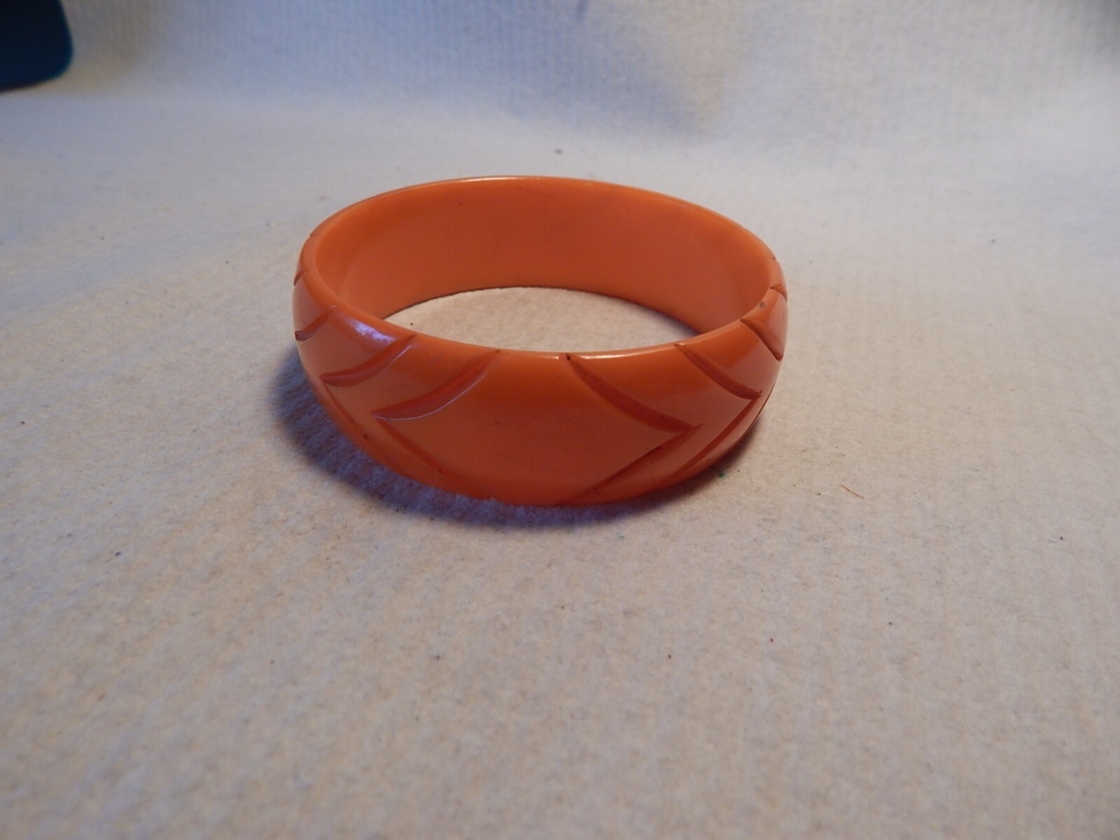 VTG 1930S TO 1950S BUTTERSCOTCH BAKELITE BRACELET CUFF CARVED 7/8 WIDE ESTATE