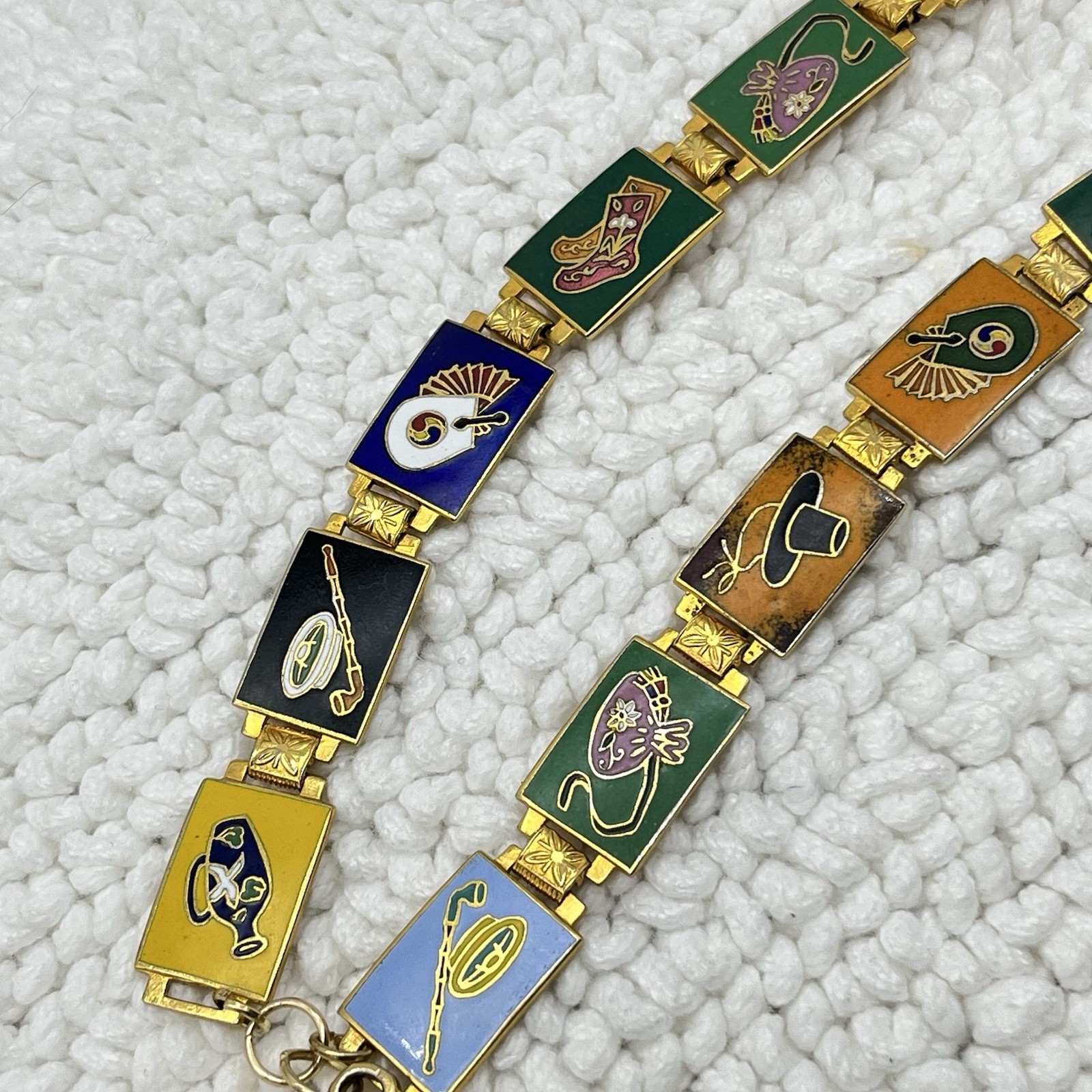 Vintage Bug Co Souvenir Necklace Cloisonné Medallion Various Scenes 30″ READ