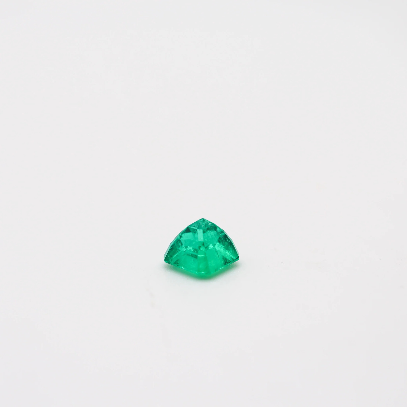 GIA CERTIFIED Colombian Emerald Square Shape Vivid Green 3.28 Carats