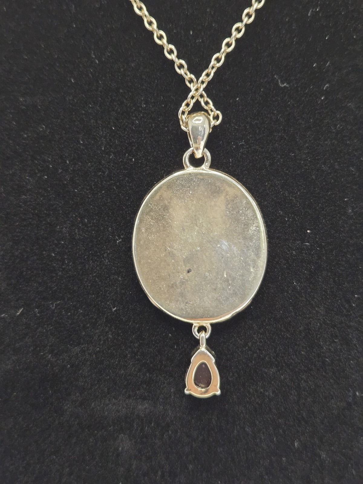 Vintage Butterscotch Amber Pendant Necklace 16″ Gold Tone Reverse Carved Floral