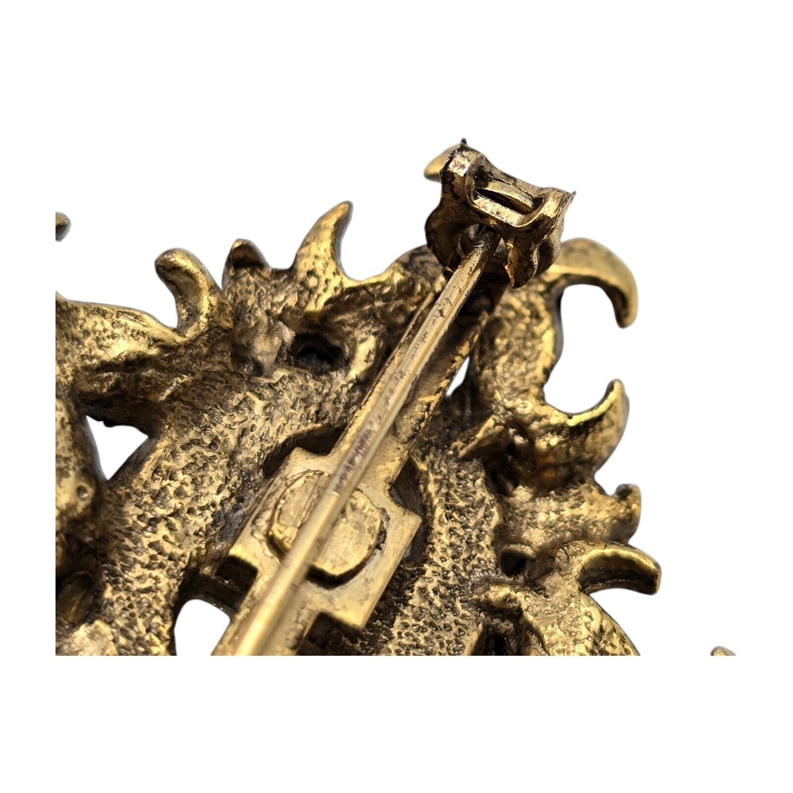 Brooch Victorian Style Large Cabochon Bead White Antique Gold Tone SKU2309