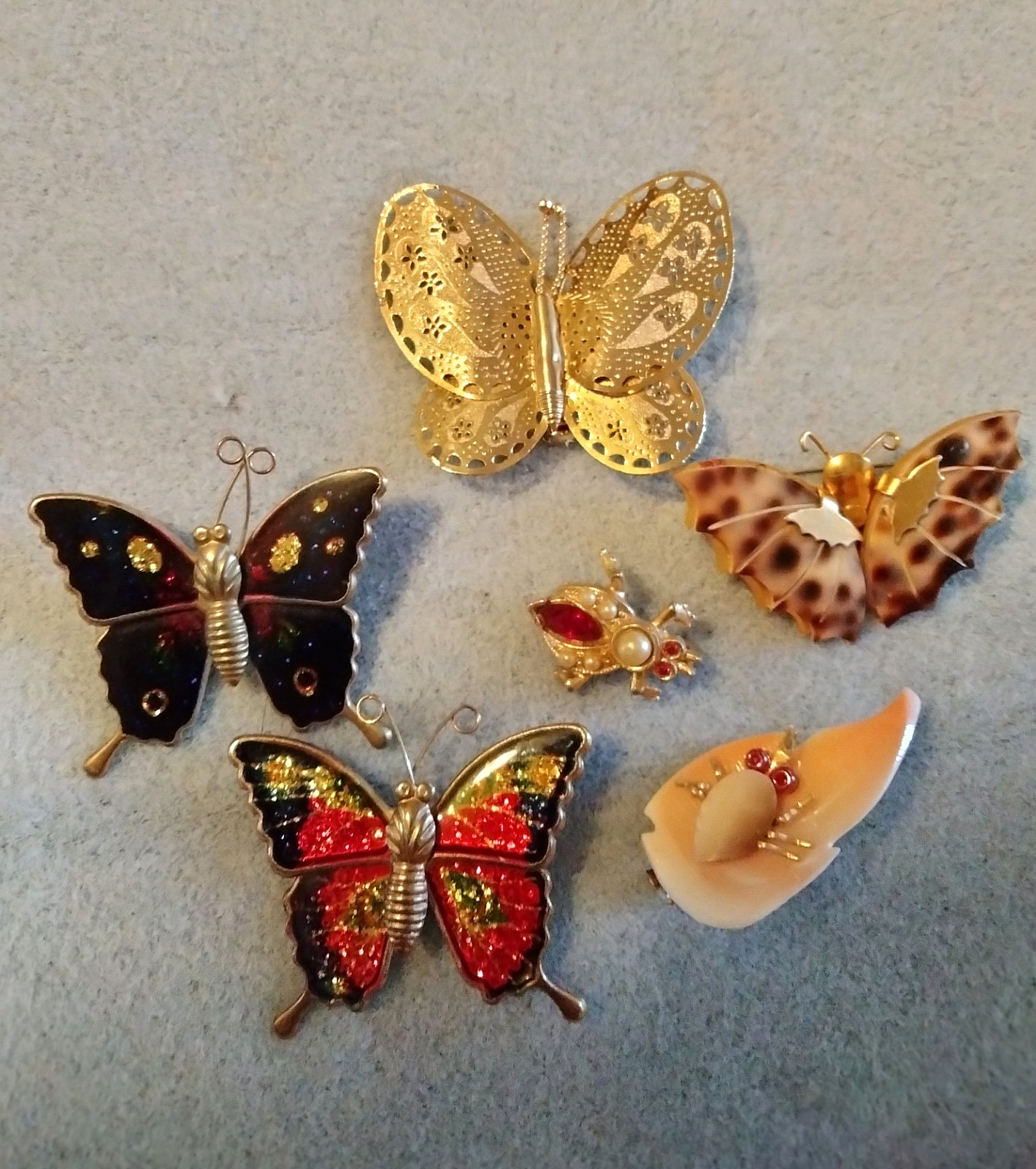 Vintage Lot of 6 Bug Brooches (2623)