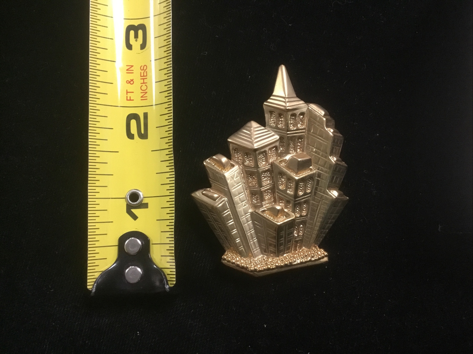 Vintage Park Lane Gold Tone ‘City High Rise Buildings’ Brooch Pin original box