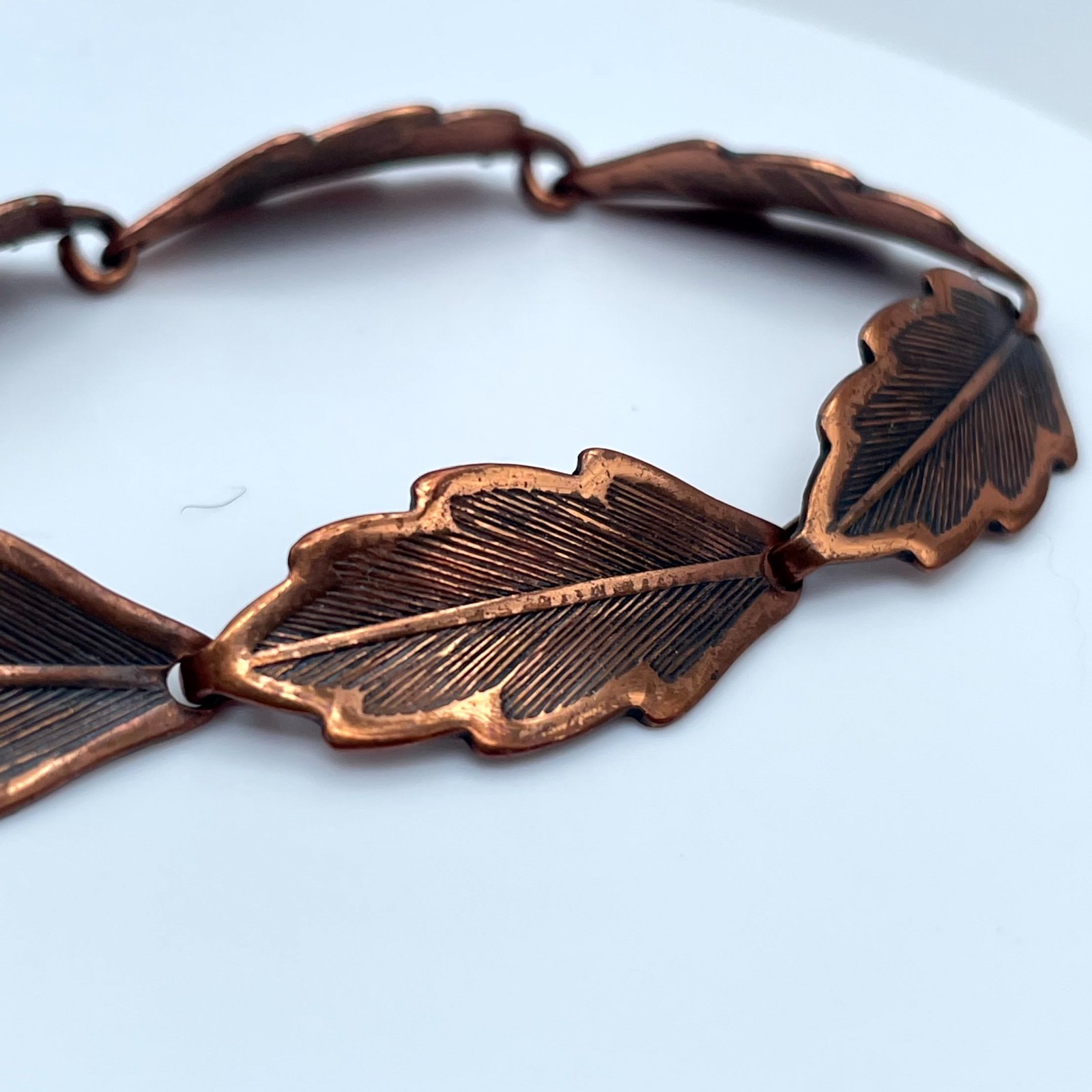 Vintage Copper-Tone Classic Mid-Century Engraved Botanical Leaf Link Bracelet