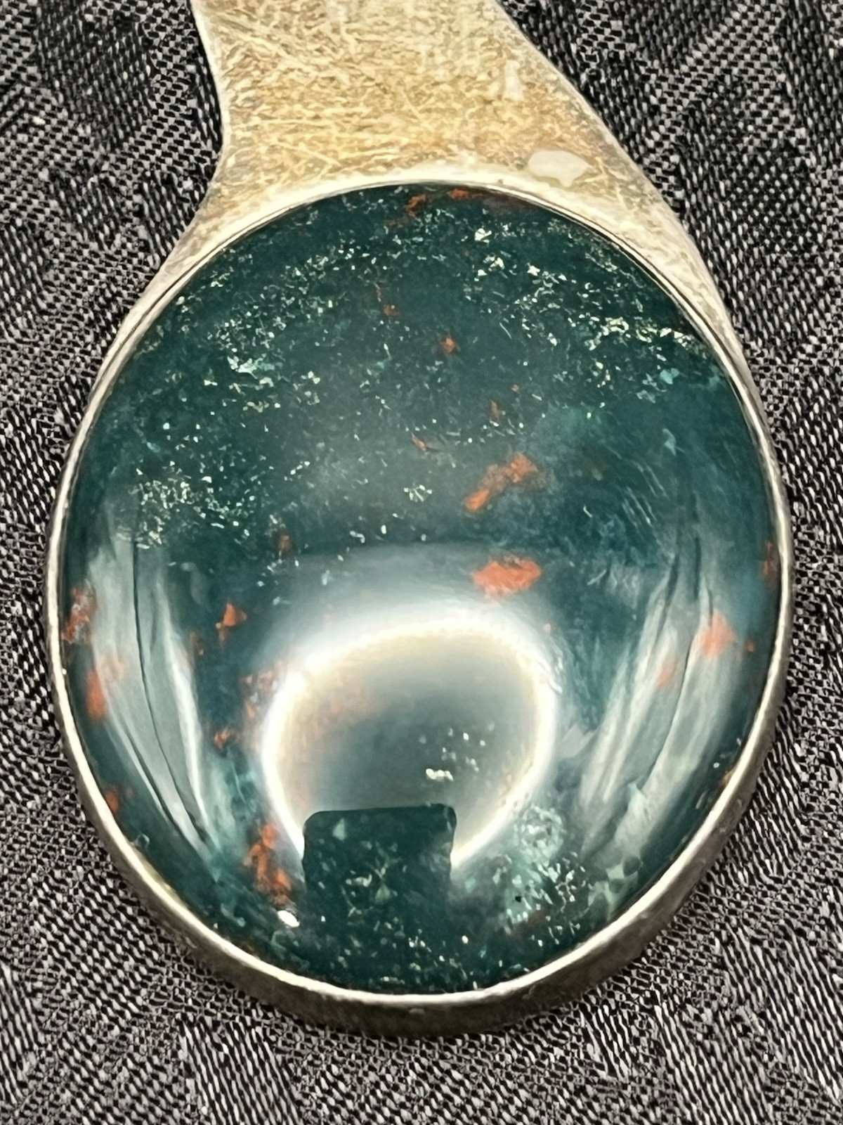 MCM 925 Sterling Silver Pendant With A Polished Cabochon Bloodstone 12.9g