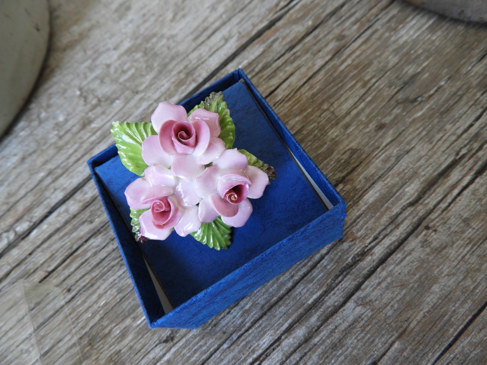 Vtg NIB Pink Roses Bone China Brooch|Pin Made in England 1.5″x1.5″