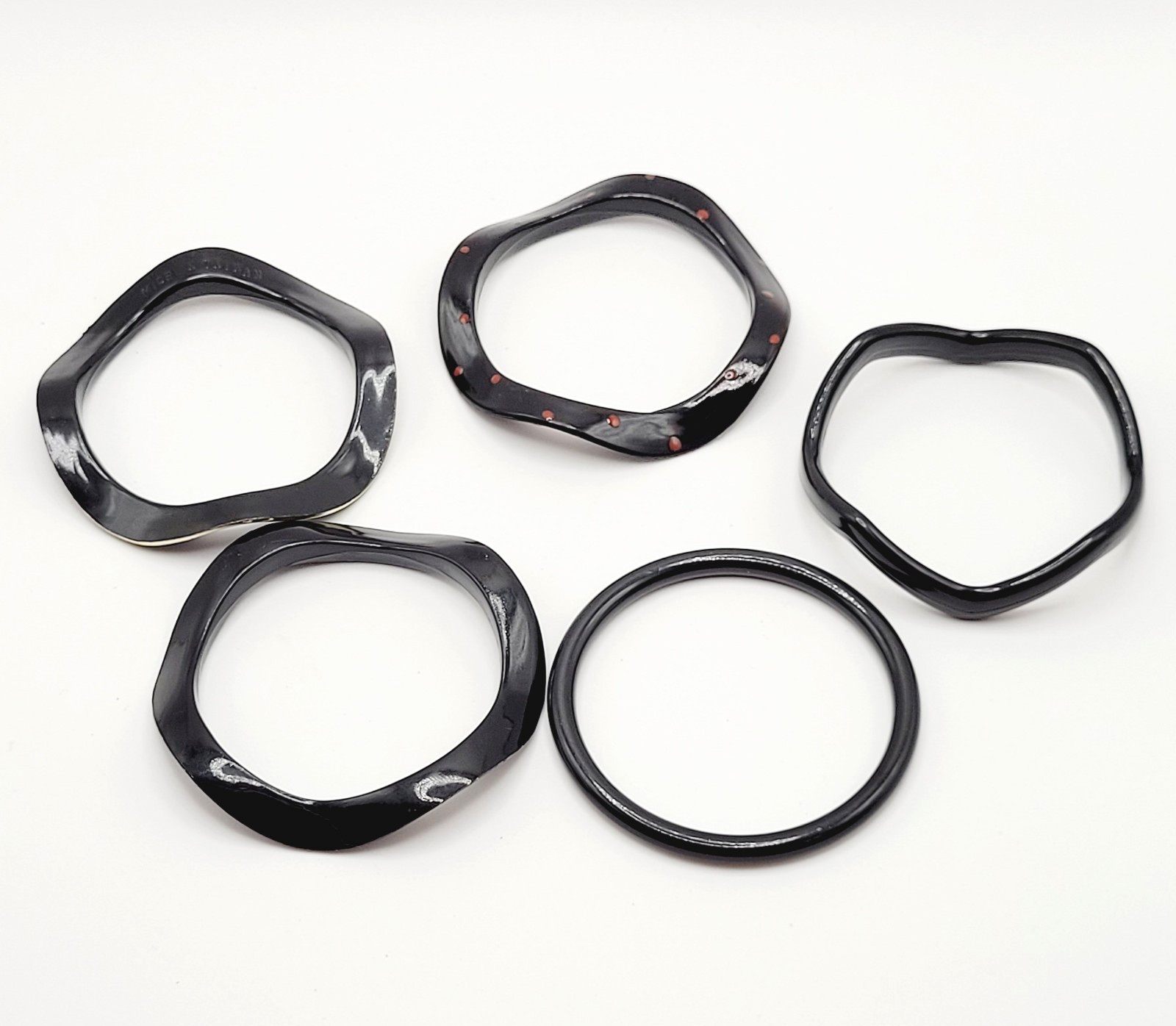 5 Black Color Different Shape Size Bangle Bracelet Retro Style Vintage 1980s