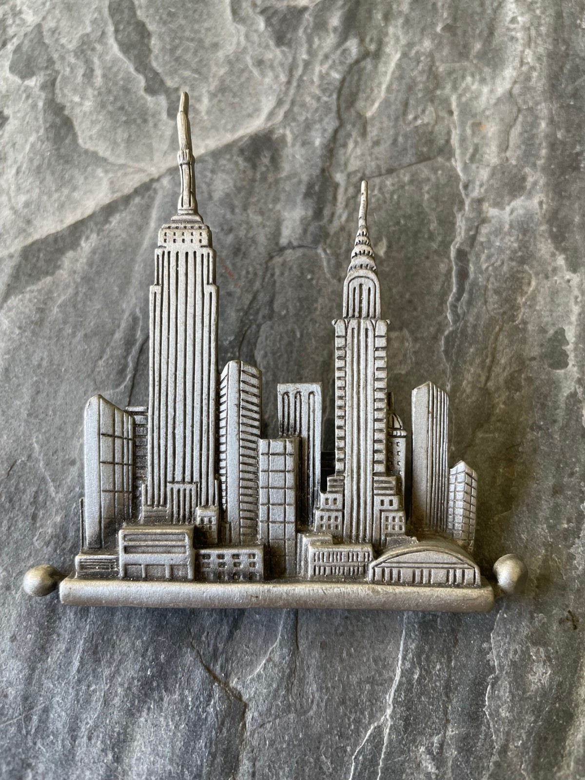 Vintage 1988 JJ New York Skyline Buildings Pin Brooch Empire State Souvenir