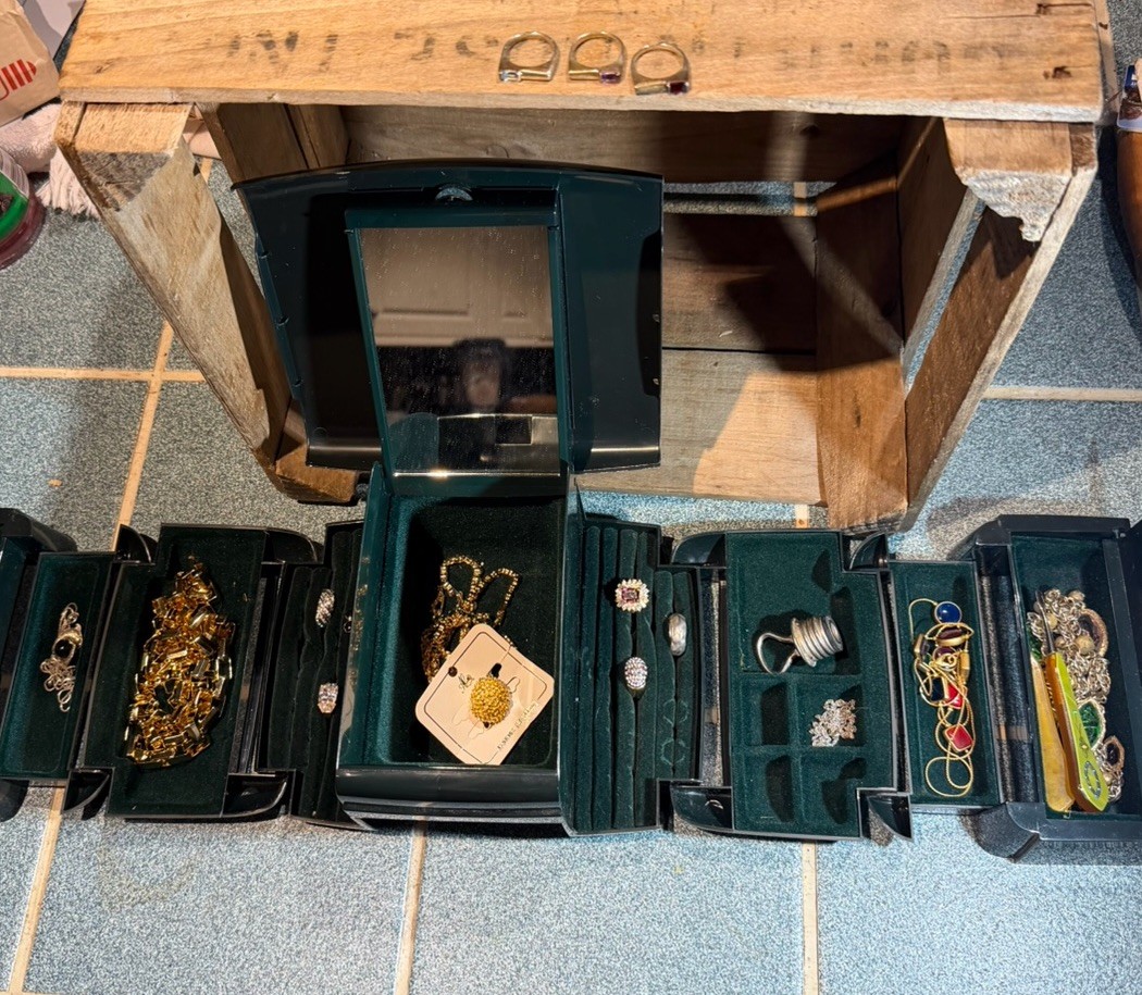 Estate Jewelry Lot: Stacking Sterling Rings Jewel Kit Box Vintage Costume