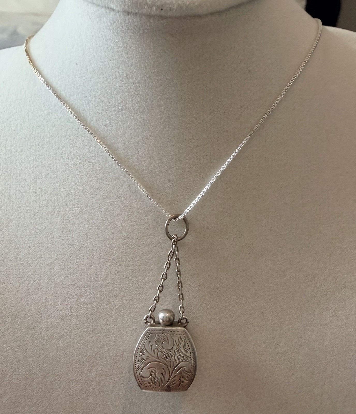 Vtg Sterling SOLID Silver Purse Pendant Necklace Hand Engraved 18” Chain 5.25g