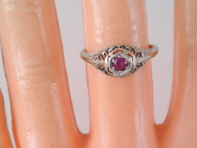 ANTIQUE ART DECO 18K WHITE GOLD FILIGREE LAB RUBY STONE RING sz 5 3/4