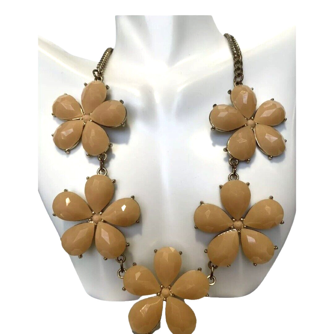 Bold Peach Flower Statement Necklace 21″ Faceted Gold Cottagecore Girlcore