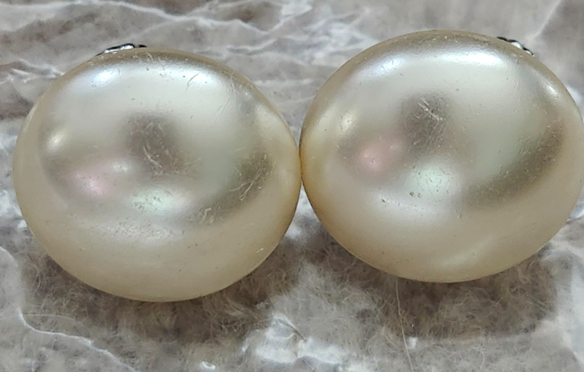Vintage 1” Round Faux Pearl Retro Screw Back Earrings – DAILY SHIPPING!