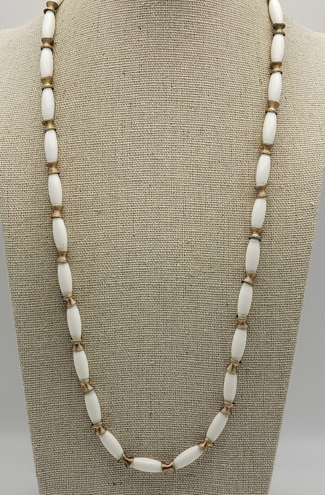 Vintage Trifari White And Gold Beaded Necklace 23.5 In Spring Ring Clasp Signed